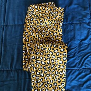 Cheetah pixie ankle pants